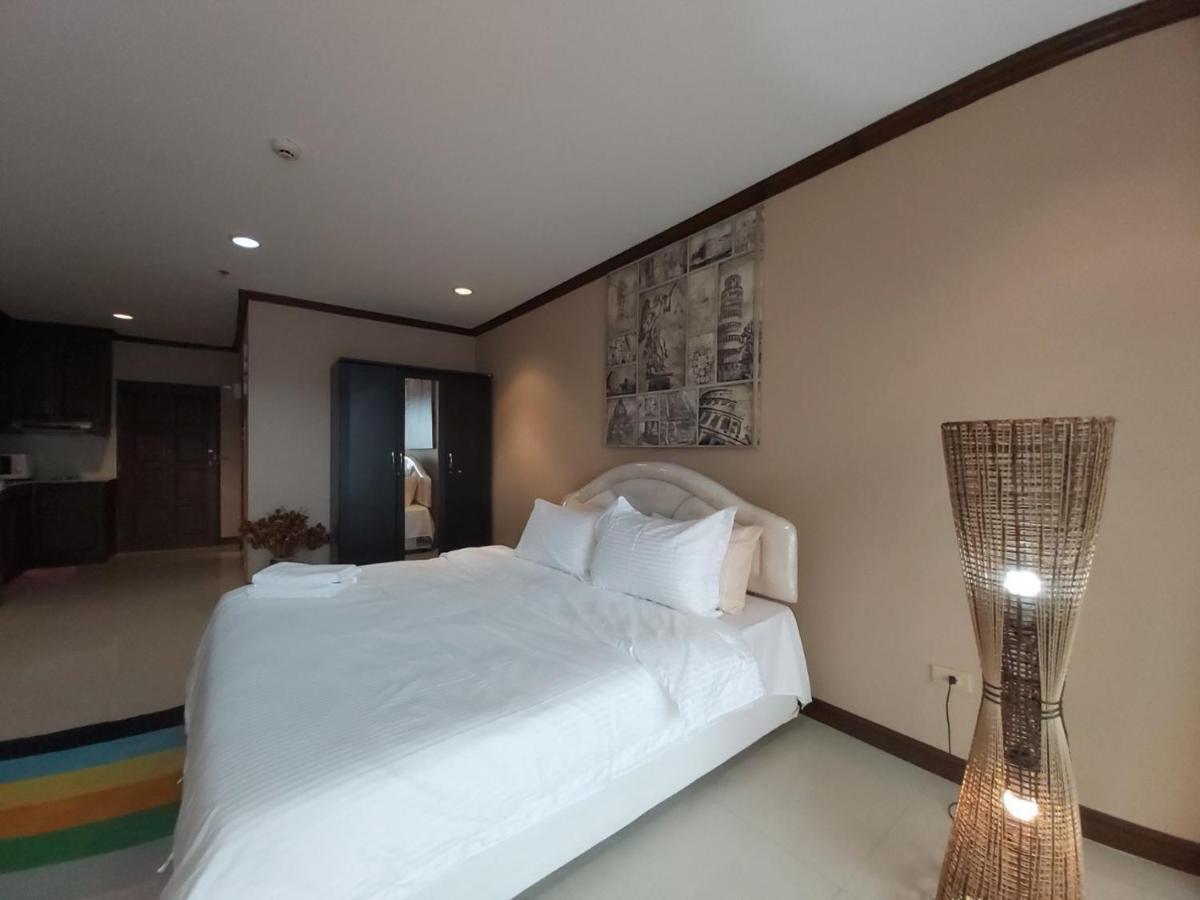Condominum In Jomtien Beach With Sea View, Balcony And Free Wifi Паттайя Экстерьер фото