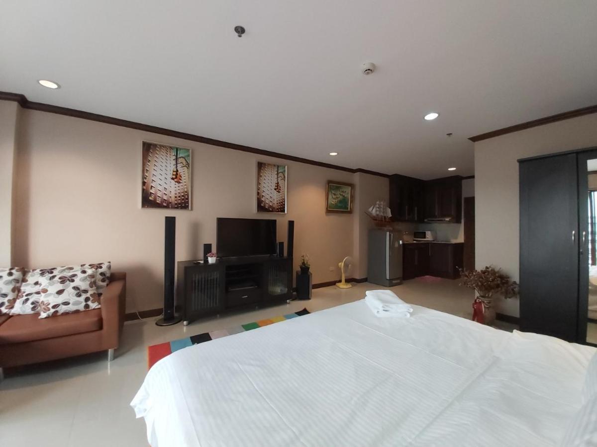 Condominum In Jomtien Beach With Sea View, Balcony And Free Wifi Паттайя Экстерьер фото