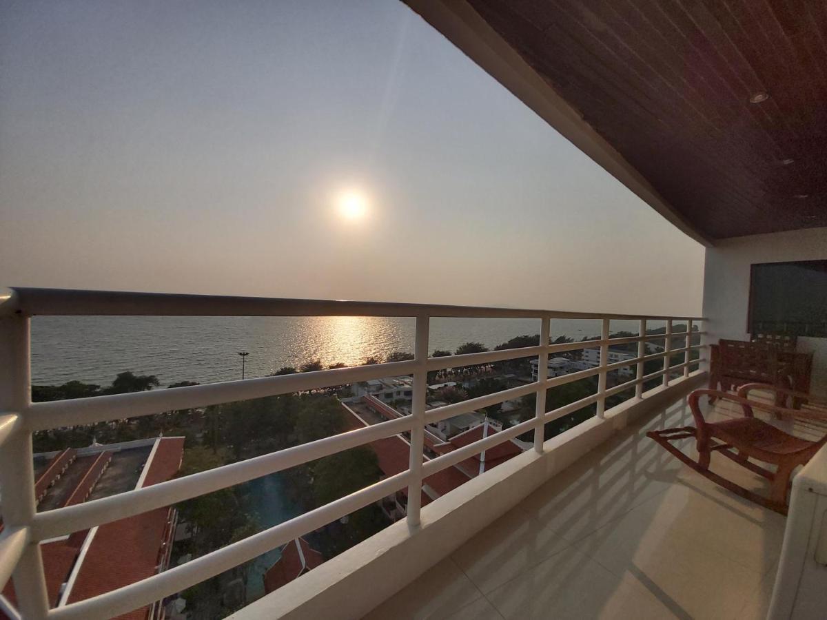 Condominum In Jomtien Beach With Sea View, Balcony And Free Wifi Паттайя Экстерьер фото